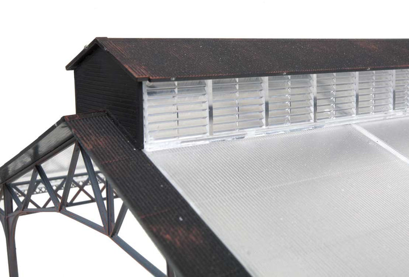 Chargez l'image dans la visionneuse de la galerie, Walthers Cornerstone HO Train Shed with Clear Roof - Kit