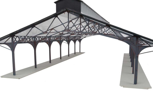 Walthers Cornerstone HO Train Shed with Clear Roof - Kit