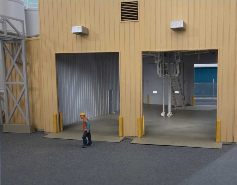Load image into Gallery viewer, Walthers Cornerstone HO Chemical Distributor - Kit