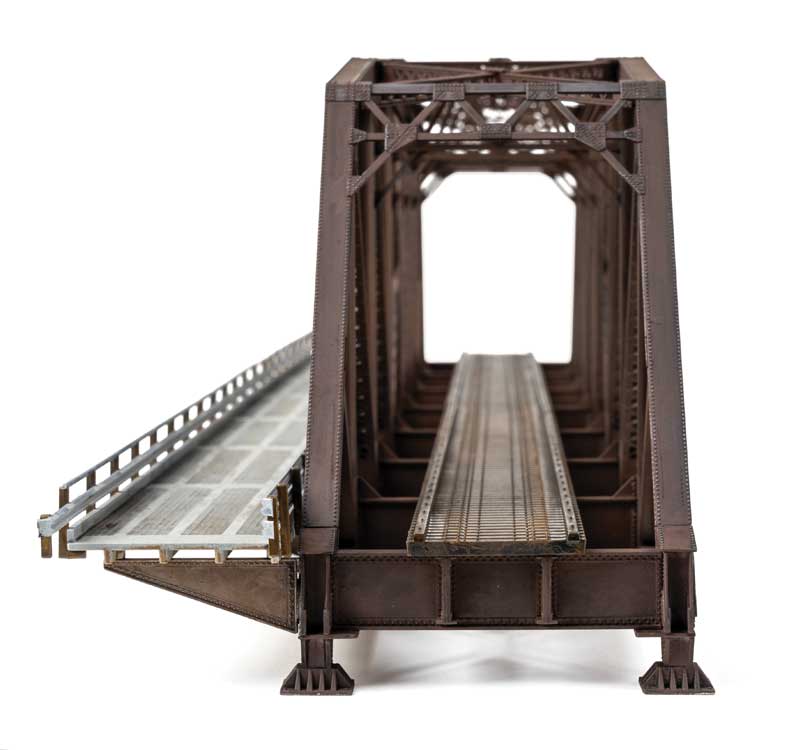Load image into Gallery viewer, Walthers Cornerstone HO Truss Railroad Bridge with Roadway - Kit