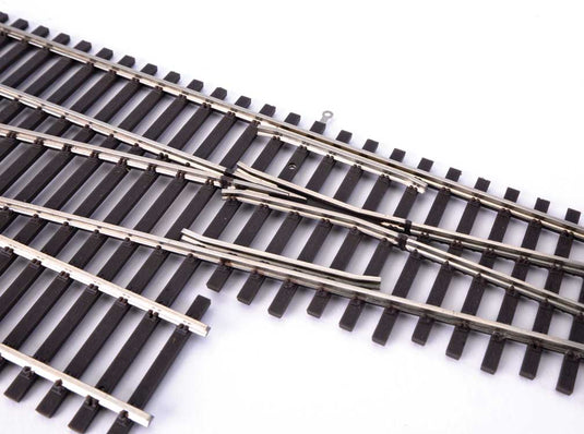 Walthers Track HO Code 83 Nickel Silver DCC Friendly #6 Single Crossover Turnout - Left Hand