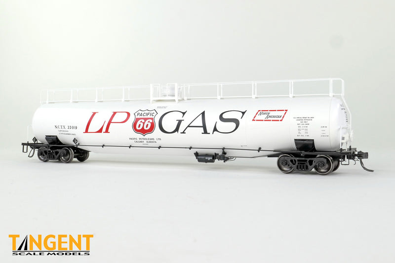 Chargez l'image dans la visionneuse de la galerie, Tangent Scale Models HO Wagon-citerne NACC 1963-Design 30,000 Gallon double paroi GPL/AA - NATX - Pacific 66 Calgary 1964