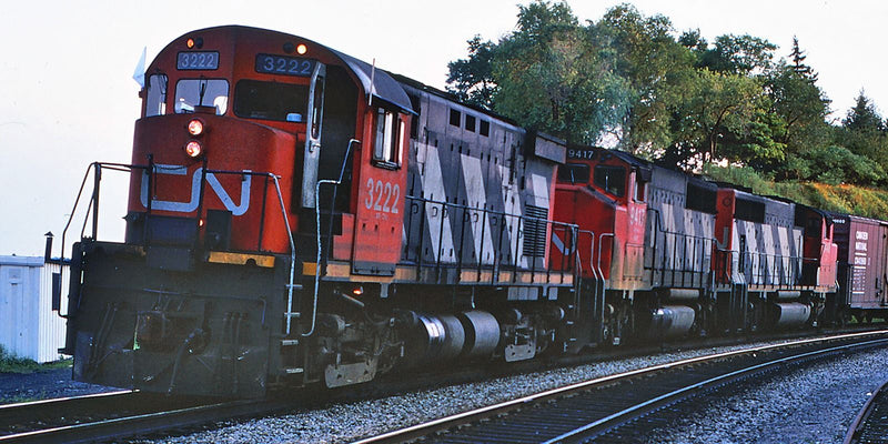 Load image into Gallery viewer, Rapido Trains HO Scale MLW C-424 (DC/DCC/Sound): CN Rail (Stripes)