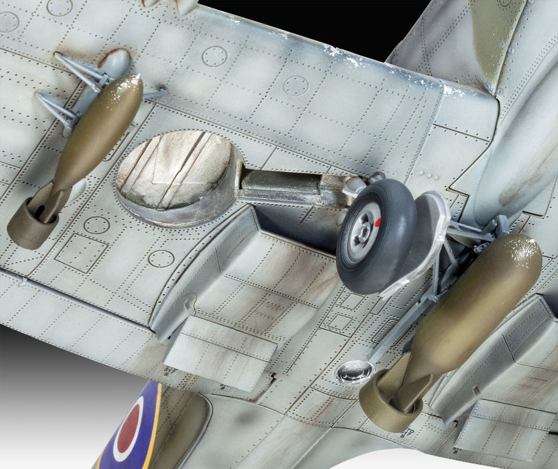 Load image into Gallery viewer, Revell Germany 1/32 Supermarine Spitfire MK.IXC Canadian SL5
