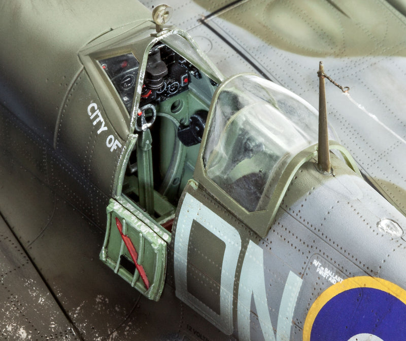 Load image into Gallery viewer, Revell Germany 1/32 Supermarine Spitfire MK.IXC Canadian SL5