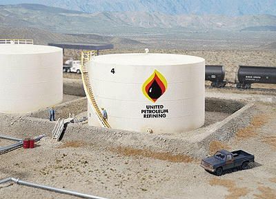 Walthers Cornerstone HO Wide Oil Storage Tank w/Berm - Kit