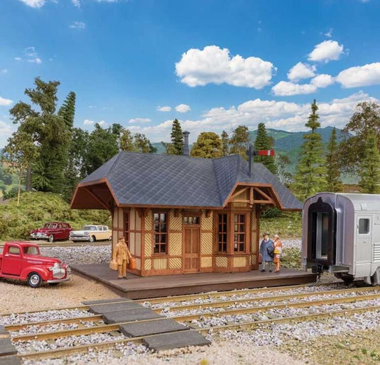 Walthers Cornerstone HO Victoria Springs Station - Kit