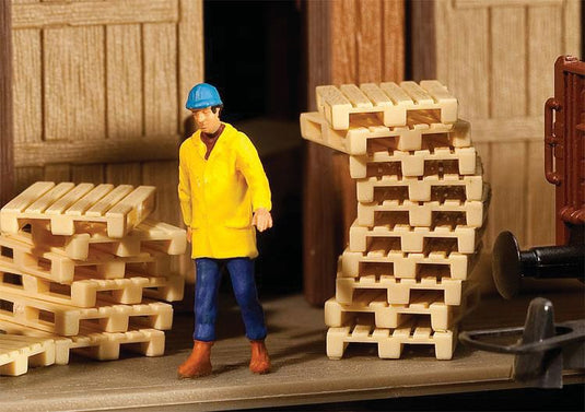 Walthers SceneMaster HO Wood Pallets - Kit - pkg(12)