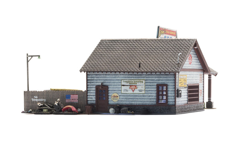 Chargez l'image dans la visionneuse de la galerie, Woodland Scenics HO Built & Ready - Assembled - Ethyl's Gas & Service