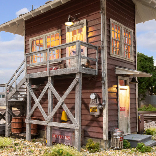Woodland Scenics HO Built-&-Ready - Interlocking Tower