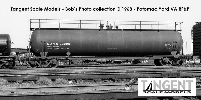 Chargez l'image dans la visionneuse de la galerie, Tangent Scale Models HO Wagon-citerne NACC 1963-Design 20,500 Gallon Non-isolé - NATX - Location