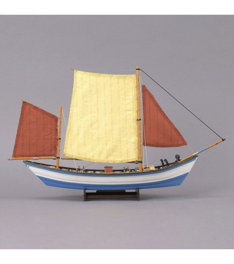 Chargez l'image dans la visionneuse de la galerie, Artesania Latina 1-20 Doris Saint-Malo Wooden Model Fishing Boat - Kit