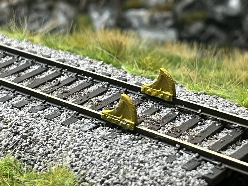 Load image into Gallery viewer, S.V.R. HO Wheel Stop Code 100 - 3D printed 4pcs.