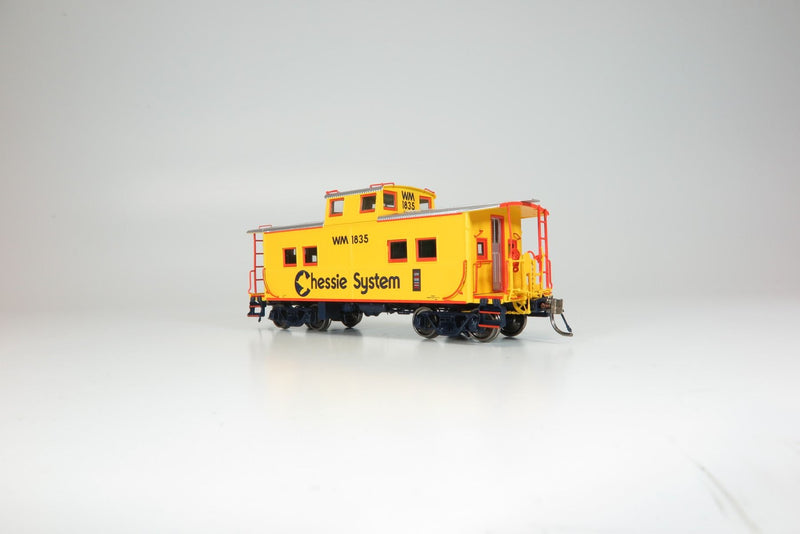 Load image into Gallery viewer, Rapido Trains HO Northeastern-style Steel Caboose: Chessie System