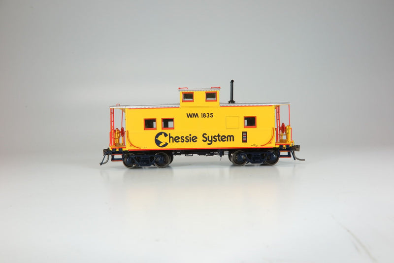 Load image into Gallery viewer, Rapido Trains HO Northeastern-style Steel Caboose: Chessie System