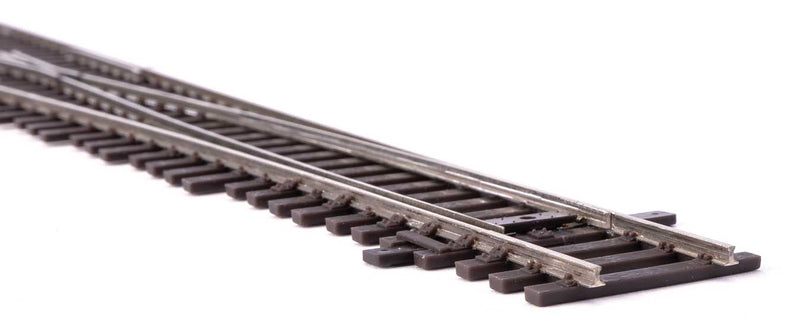 Chargez l&#39;image dans la visionneuse de la galerie, Walthers Track HO Code 83 Nickel Silver DCC Friendly #6 Single Crossover Turnout - Left Hand
