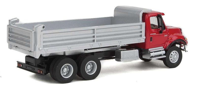 Chargez l'image dans la visionneuse de la galerie, Walthers SceneMaster HO International 7600 3-Axle Heavy-Duty Dump Truck - Red Cab Silver Dump Body
