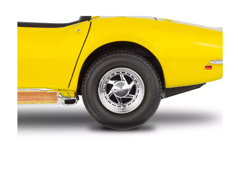 Load image into Gallery viewer, Revell 1/25 1968 Corvette L-88 Roadster
