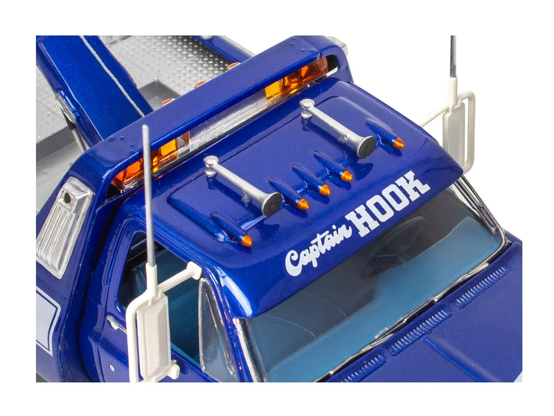 Chargez l&#39;image dans la visionneuse de la galerie, Revell 1/25 1979 Captain Hook GMC Wrecker
