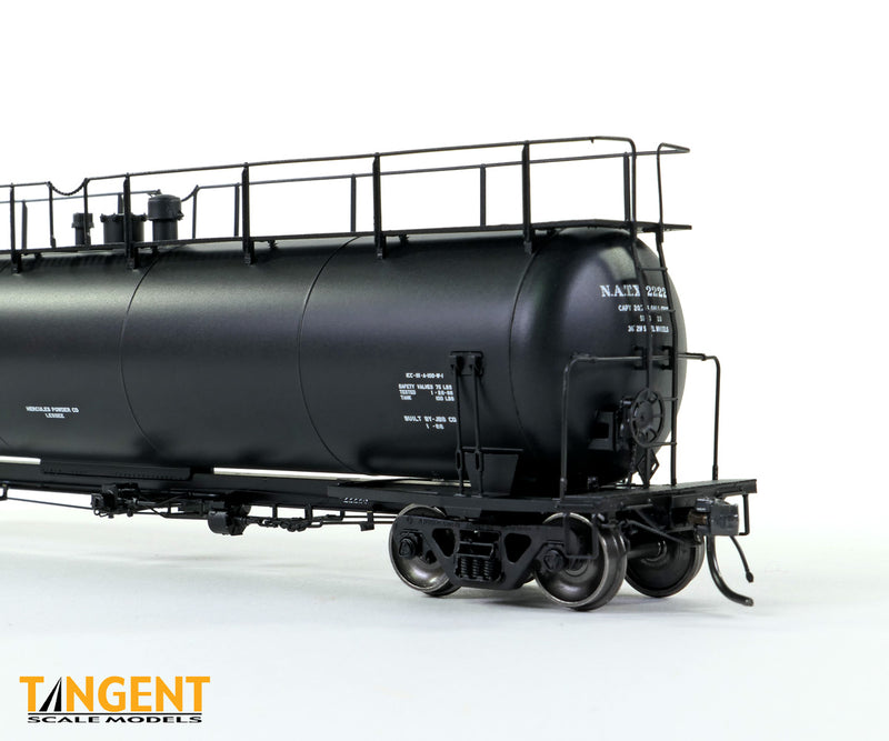 Chargez l'image dans la visionneuse de la galerie, Tangent Scale Models HO Wagon-citerne NACC 1963-Design 20,500 Gallon Non-isolé - NATX - Location
