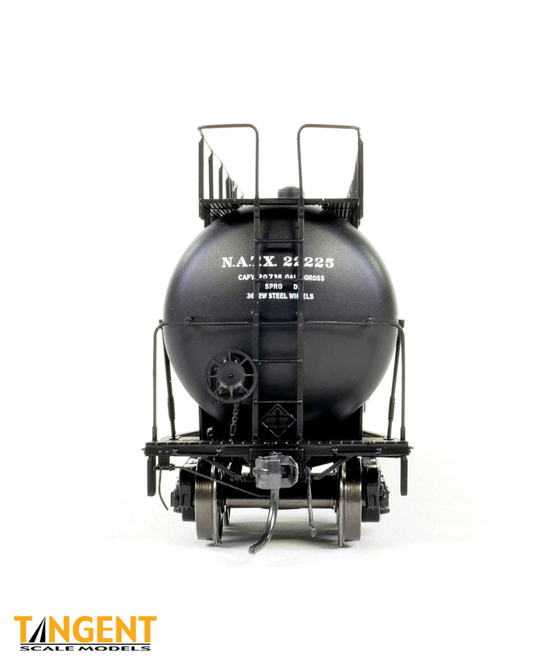 Chargez l'image dans la visionneuse de la galerie, Tangent Scale Models HO Wagon-citerne NACC 1963-Design 20,500 Gallon Non-isolé - NATX - Location

