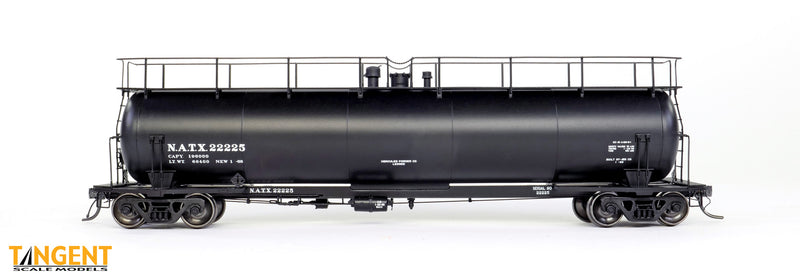 Chargez l'image dans la visionneuse de la galerie, Tangent Scale Models HO Wagon-citerne NACC 1963-Design 20,500 Gallon Non-isolé - NATX - Location
