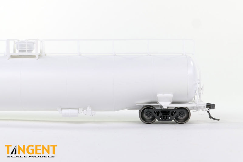 Chargez l'image dans la visionneuse de la galerie, Tangent Scale Models HO Wagon-citerne NACC 1963-Design 30,000 Gallon double paroi GPL/AA - Non décoré - Blanc
