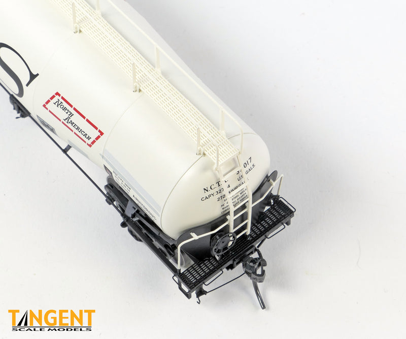 Chargez l'image dans la visionneuse de la galerie, Tangent Scale Models HO Wagon-citerne NACC 1963-Design 30,000 Gallon double paroi GPL/AA - NATX - Pacific 66 Calgary 1979+
