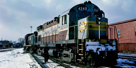 Rapido Trains HO Scale MLW C-424 (DC/DCC/Sound): Canadian Pacific (Script Scheme)