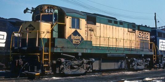 Rapido Trains HO Scale ALCO C-424 (DC/DCC/Sound): Reading (Yellow & Green - RSA-14)