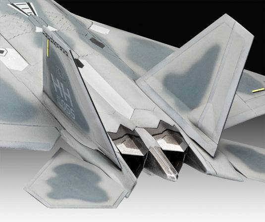 Revell Germany 1/72 Lockheed Martin F-22A Raptor