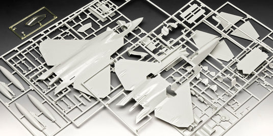 Revell Germany 1/72 Lockheed Martin F-22A Raptor