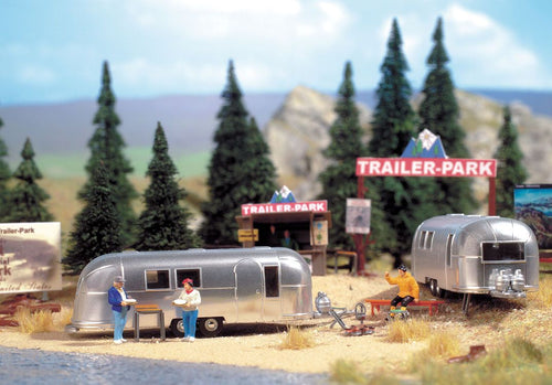 Walthers SceneMaster HO Camp Site w/Trailer Kit