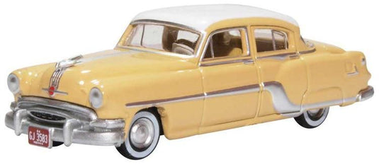 Oxford Diecast HO 1954 Pontiac Chieftain 4-Door Sedan - Winter White, Maize Yellow