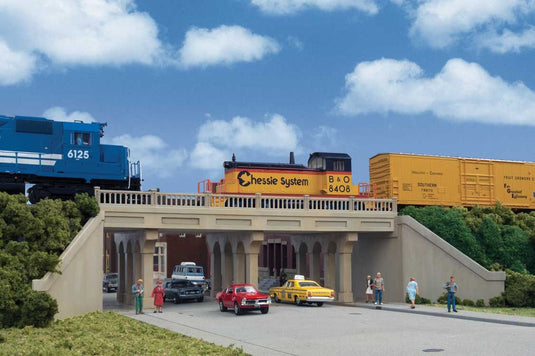 Walthers Cornerstone HO Urban Concrete Overpass - Kit
