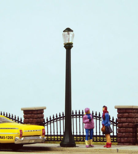 Walthers SceneMaster HO Concrete Column Street Light