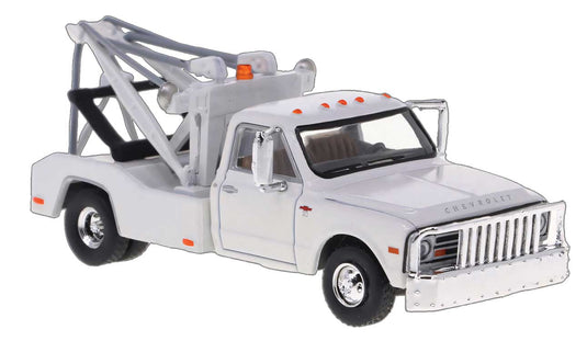 Brekina HO 1968 GMC C30 Tow Truck - White