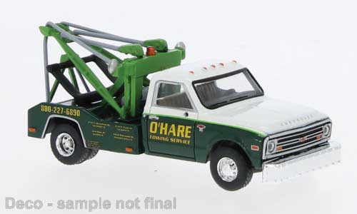 Brekina HO 1968 GMC C30 Tow Truck - O'Hare Chicago Towing