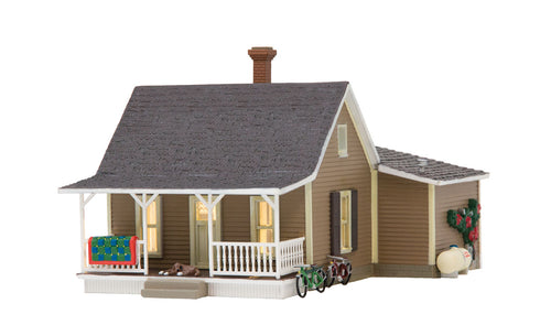 Woodland Scenics HO Built & Ready - Assembled - Granny's House