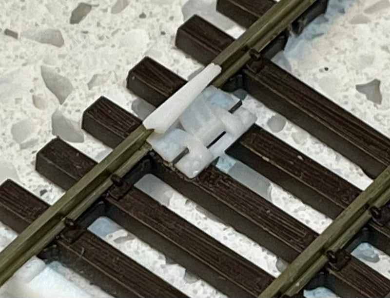 Load image into Gallery viewer, S.V.R. HO Derail without tie (glued on track installation) Code 70/83 -  3D printed
